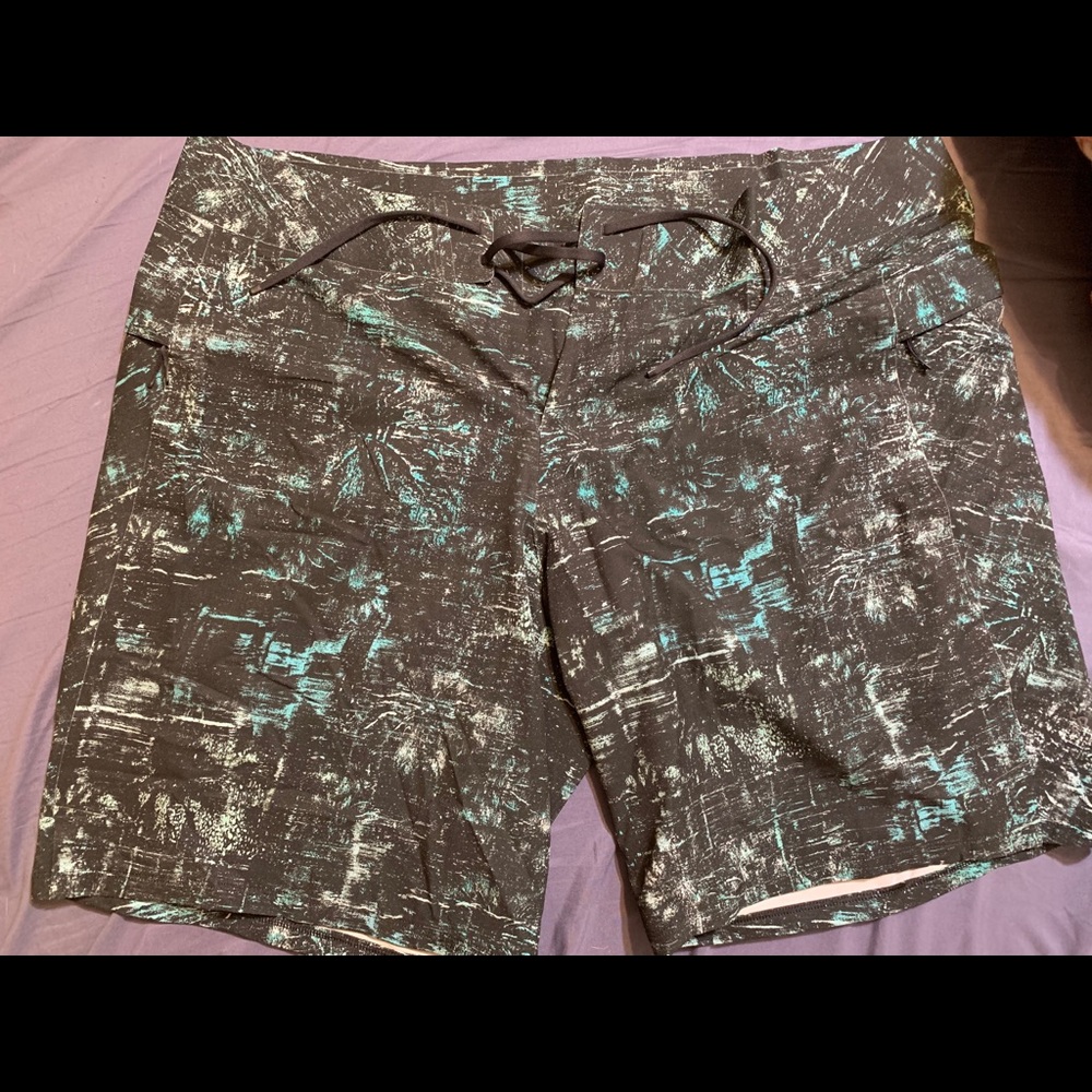 Lululemon board shorts